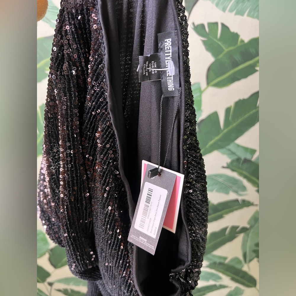 Pretty Little Thing Black Sequin Drape Detail One Sleeve Playsuit Romper 6 NWT - Picture 9 of 9